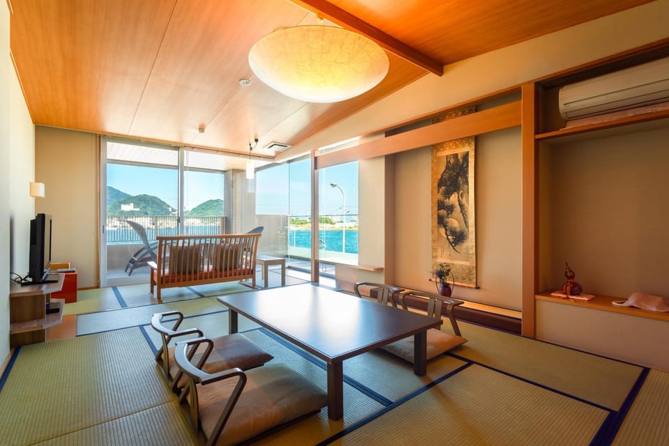 Living room, Photo of the whole room, Sea view