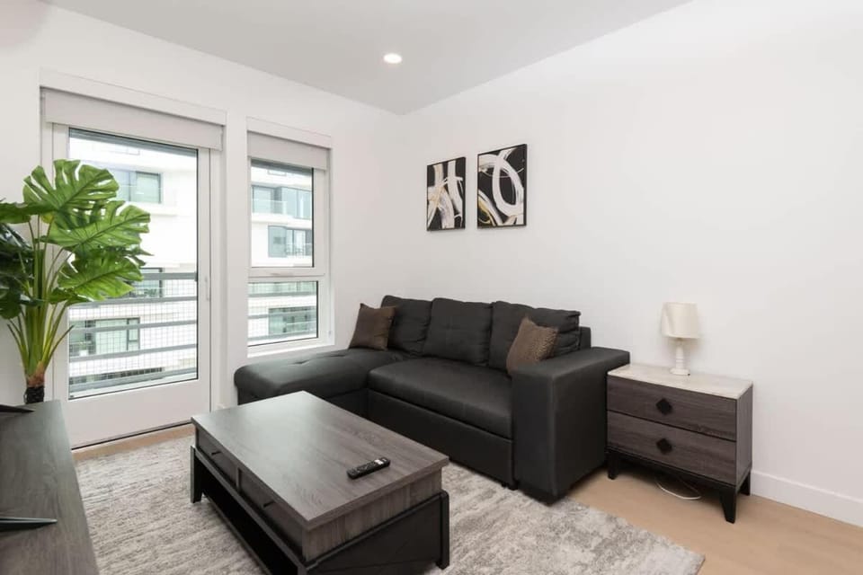 Santa Monica Beach Bliss 3BR with Ocean Views Apartment in Santa Monica