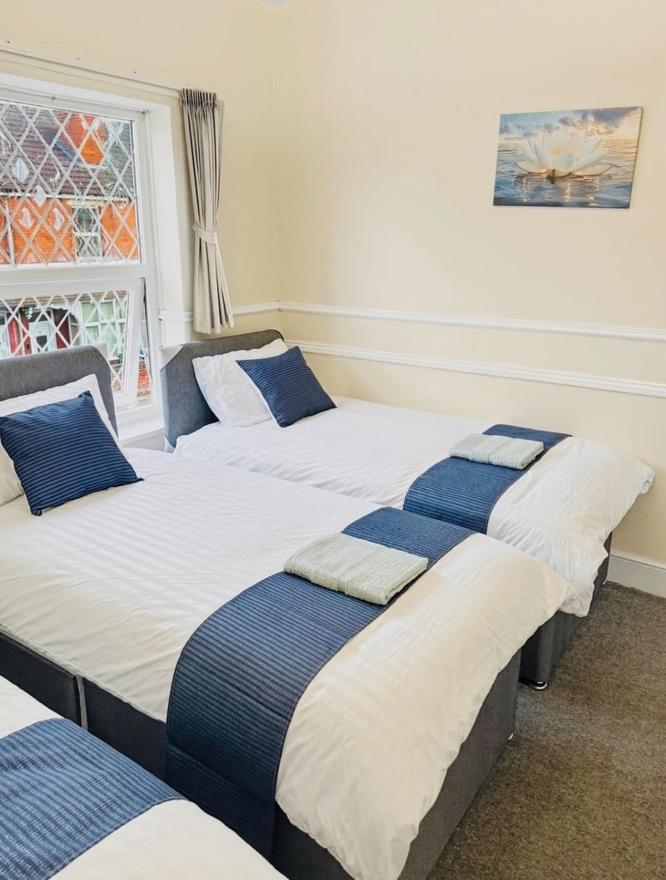 Stylish 2-Bedroom House Near City Centre Apartment in Coventry