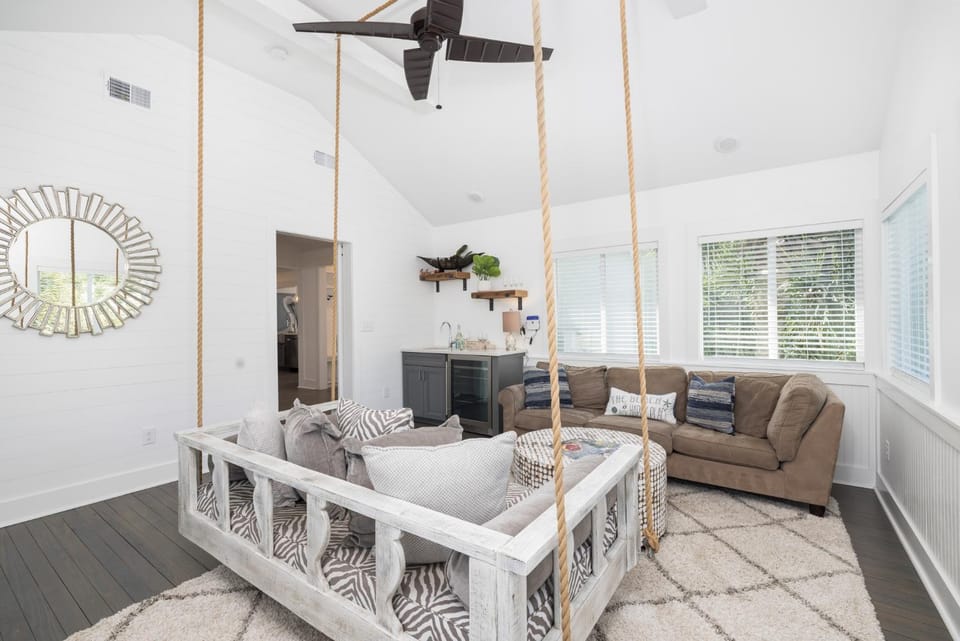 Day, Living room, Seating area, furniture, air conditioner