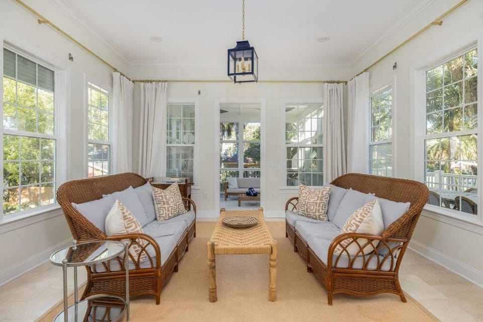 Garden, View (from property/room), Seating area, furniture