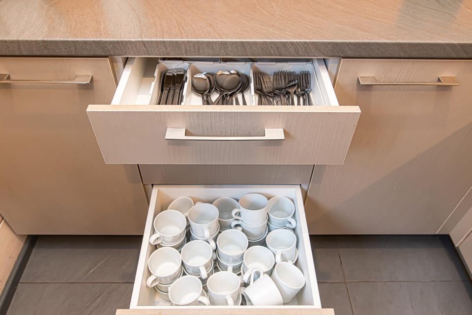 Kitchen or kitchenette, kitchen
