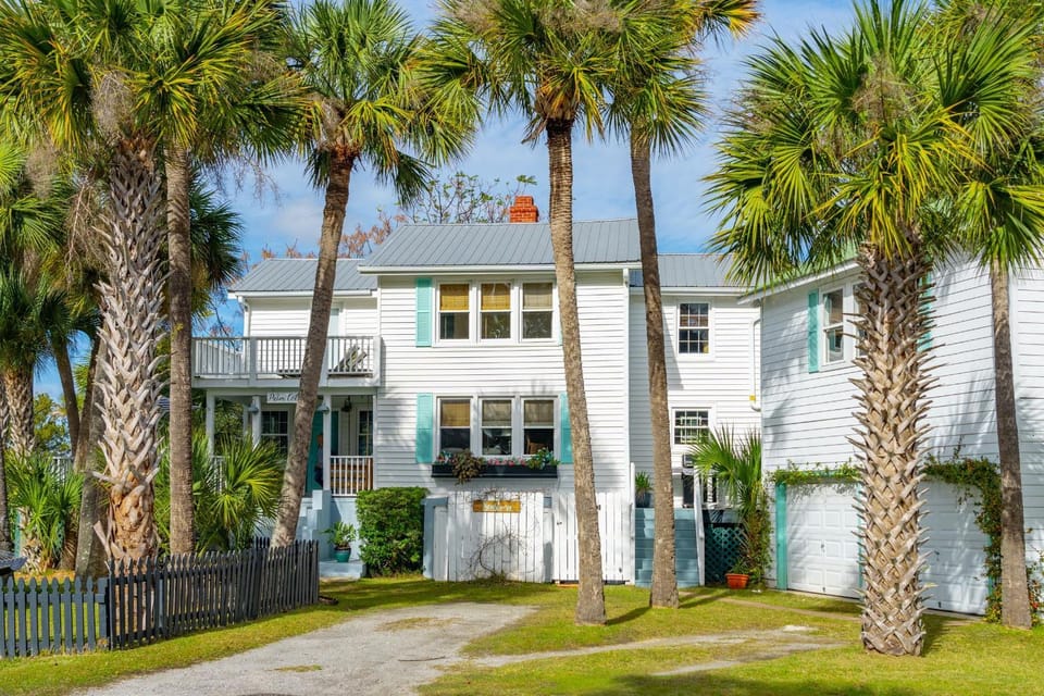 Carolina Blvd 103 - Palm Cottage House in Sullivans Island