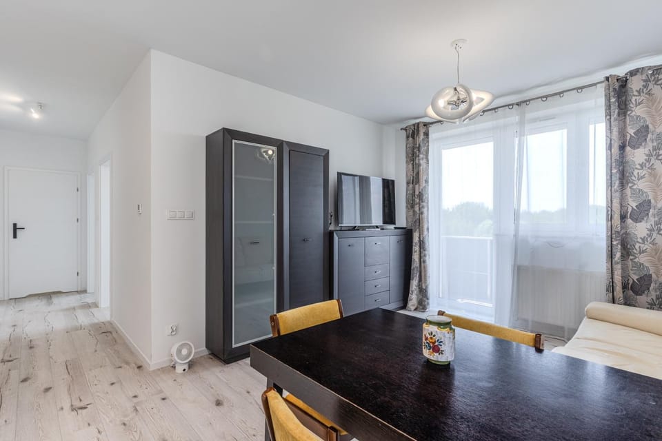 Kitchen or kitchenette, Dining area, wardrobe