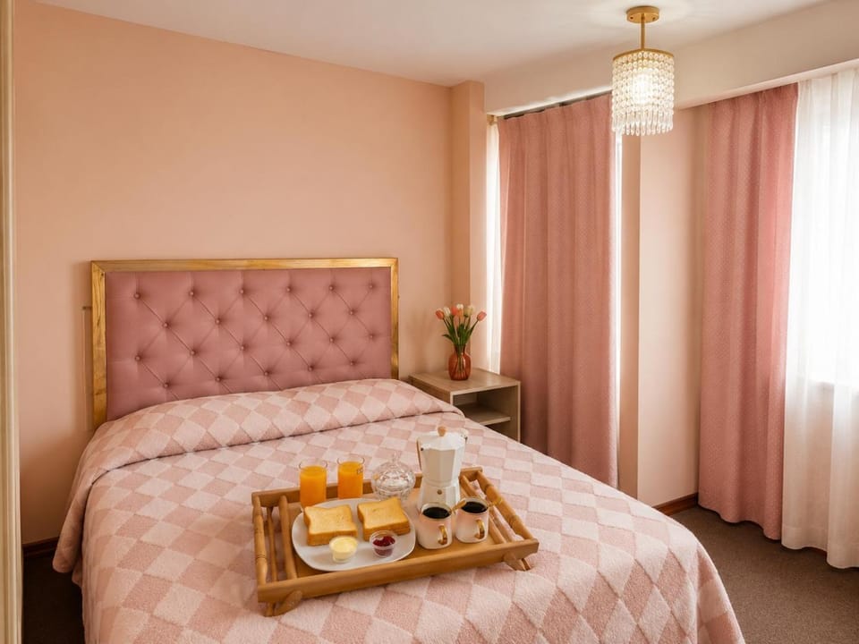 Bed, Living room, Food and drinks, Photo of the whole room, Decorative detail, Seating area, Bedroom, Food, Breakfast, Continental breakfast