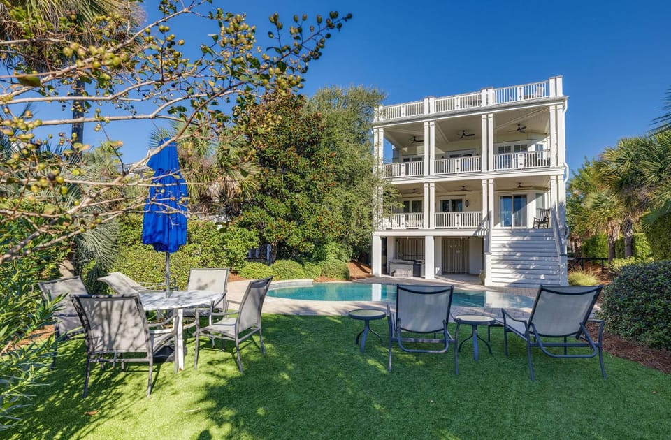 Charleston Blvd 130 - Southern Breeze House in Isle of Palms