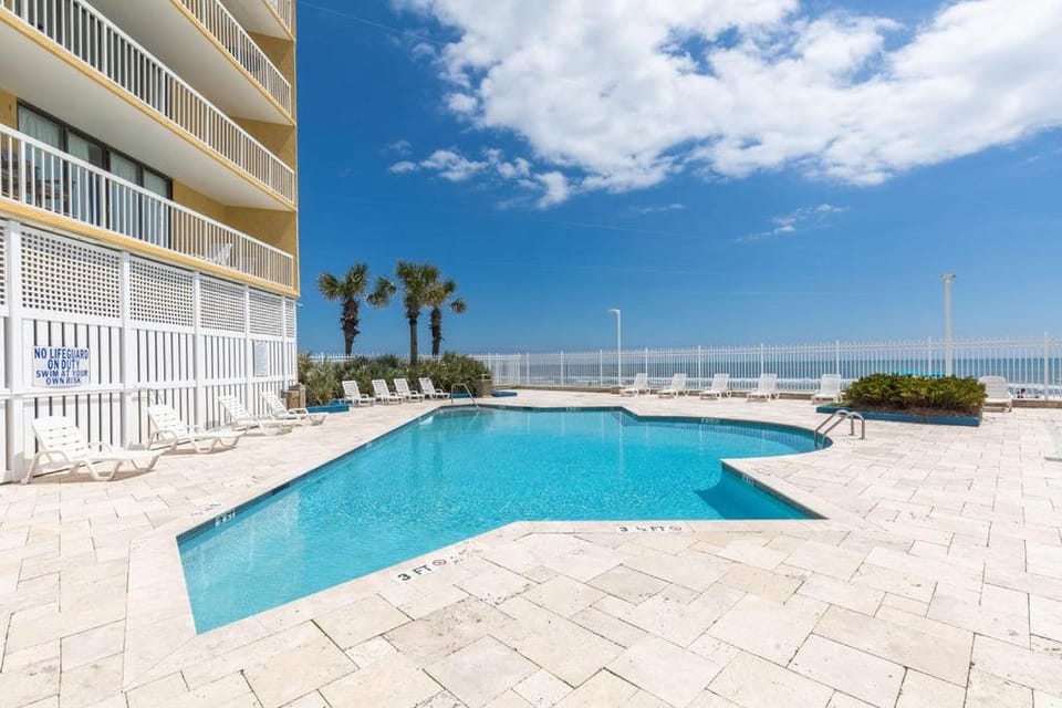 Chas. Oceanfront Villas 124 - Flamingo Sunset Apartment in Folly Beach