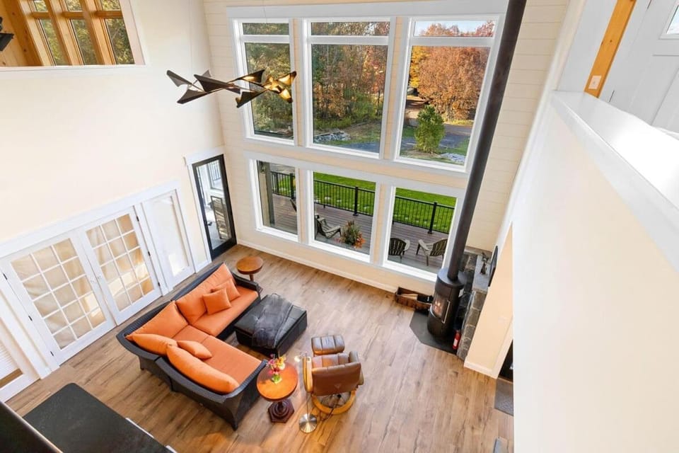 Living room, Seating area, fireplace