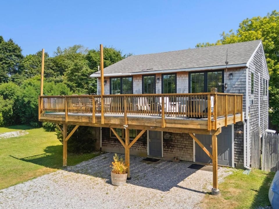 Property building, Nearby landmark, Day, Natural landscape, Activities, Bird's eye view