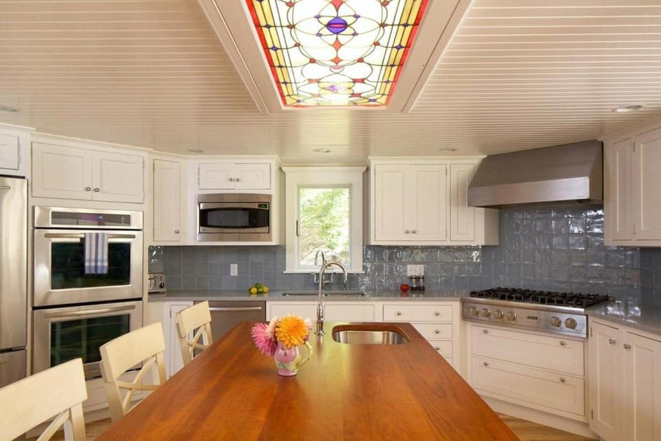 Kitchen or kitchenette, Dining area, oven, kitchen