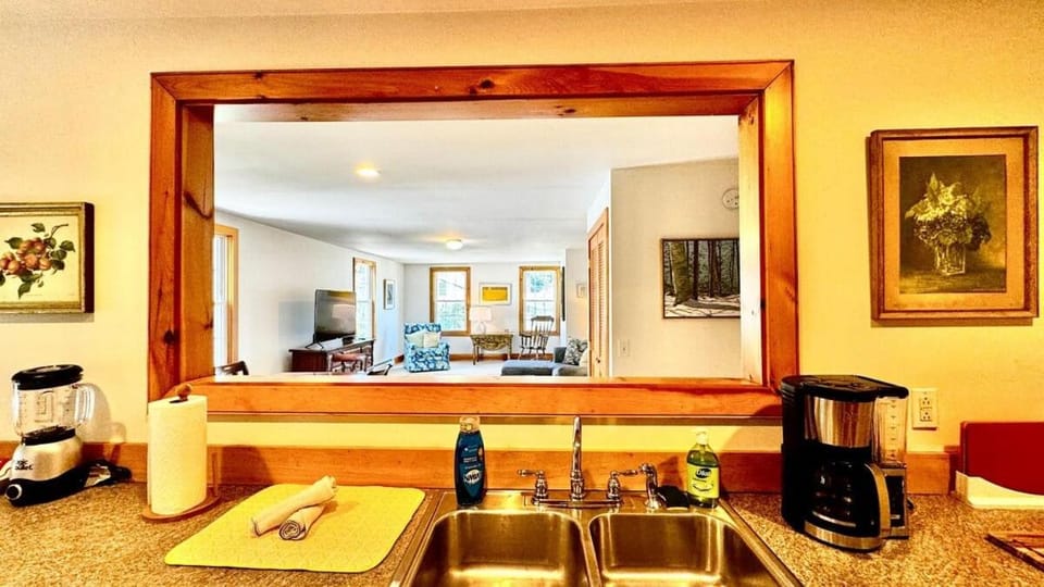 Kitchen or kitchenette, kitchen