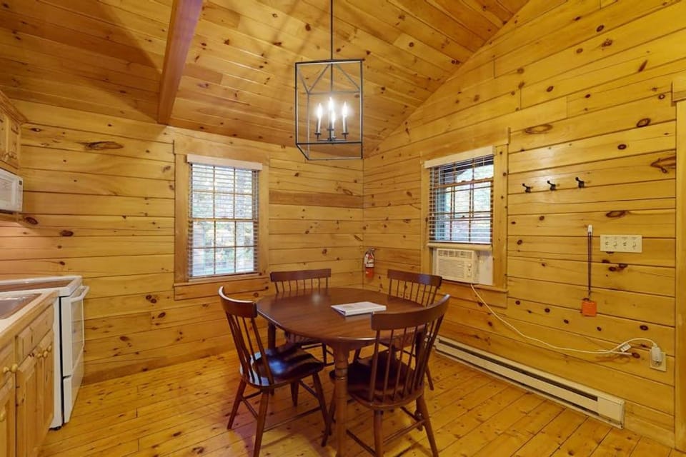 Seating area, Dining area