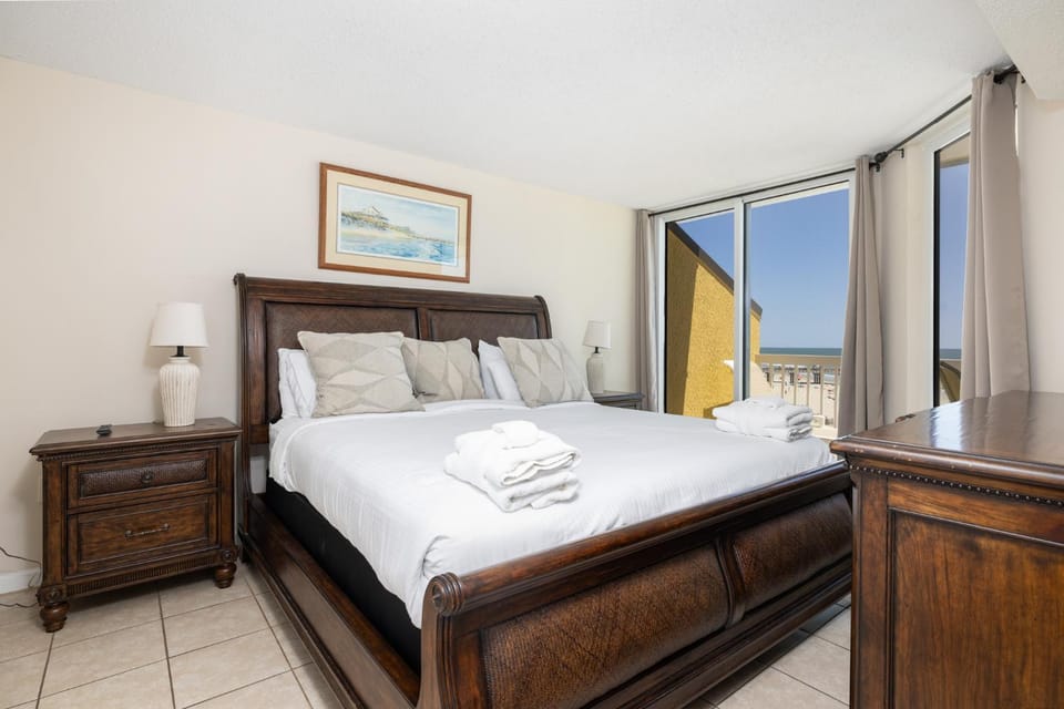 Chas. Oceanfront Villas 403 - The Good Life Apartment in Folly Beach