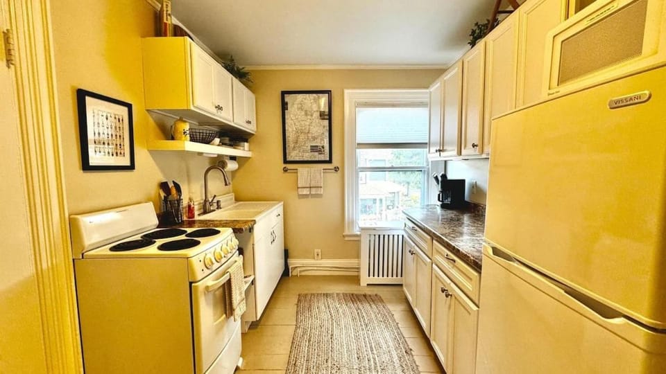 Coffee/tea facilities, Kitchen or kitchenette, kitchen