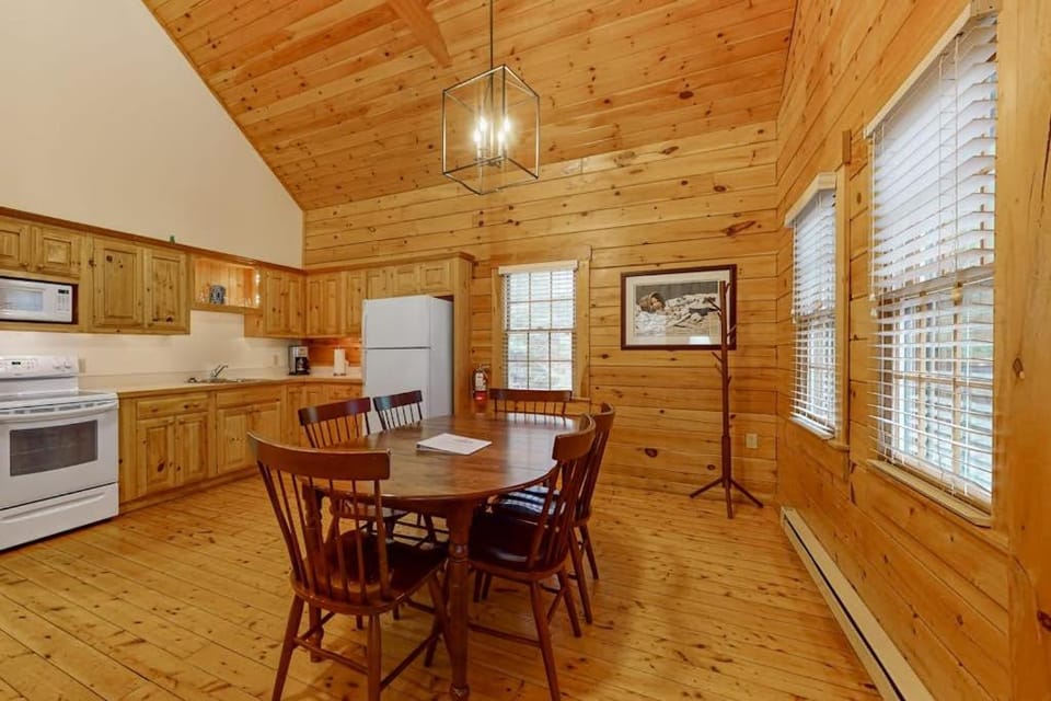 Kitchen or kitchenette, Dining area, oven, stove, toaster, kitchen