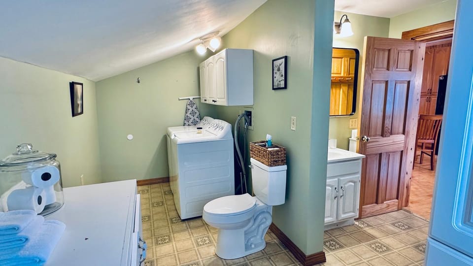 Toilet, Bathroom, laundry