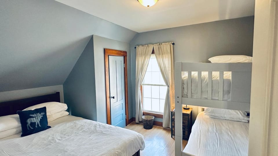Bed, Bedroom, bunk bed