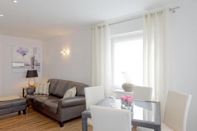 FeWo, direkt am Meer! Zentral aber ruhig- Marin am Hafen 1 Apartment in Wunstorf