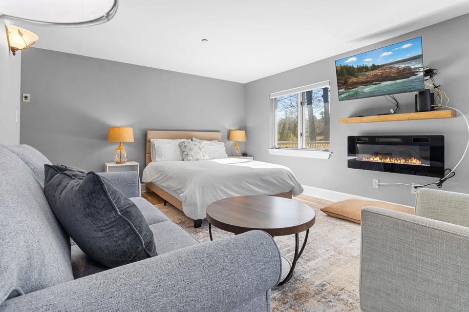 TV and multimedia, Living room, Seating area