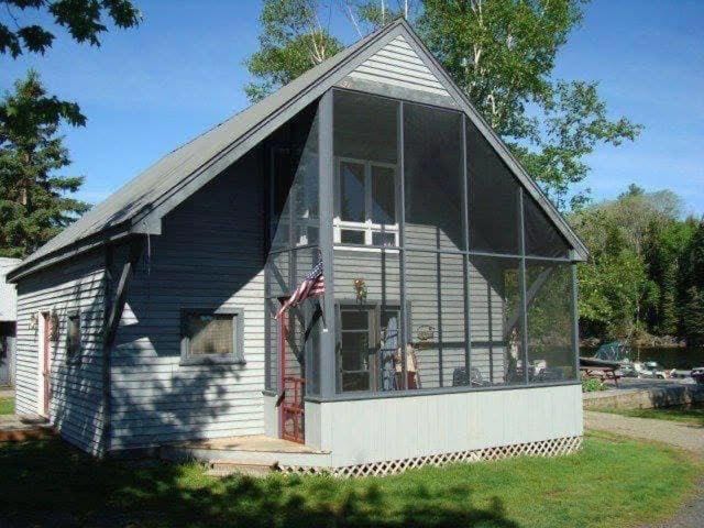 Property building, Day