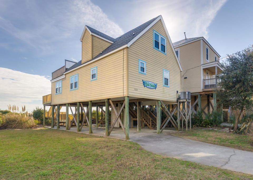 East Arctic Avenue 0223 - The Sea Turtle House in Folly Beach