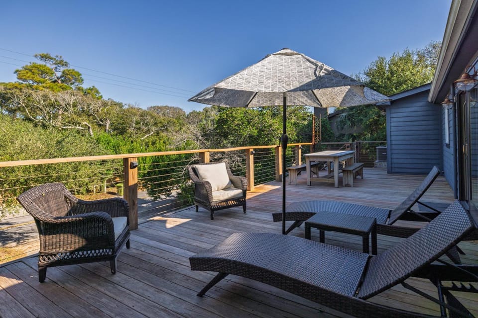Patio, Day, Natural landscape, Garden, Balcony/Terrace, Seating area, Dining area