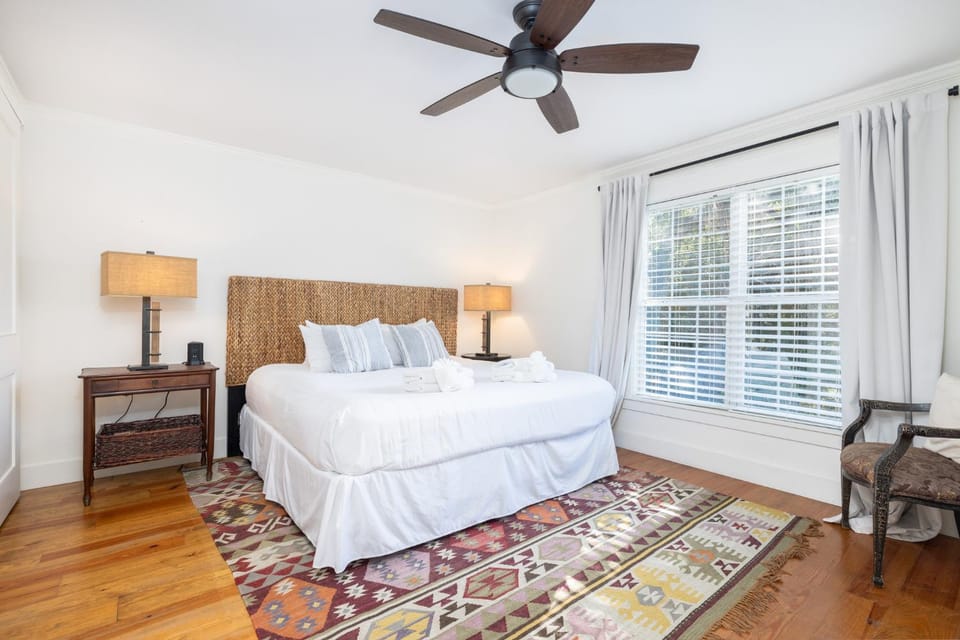 Bed, Day, Bedroom, furniture, hair dryier