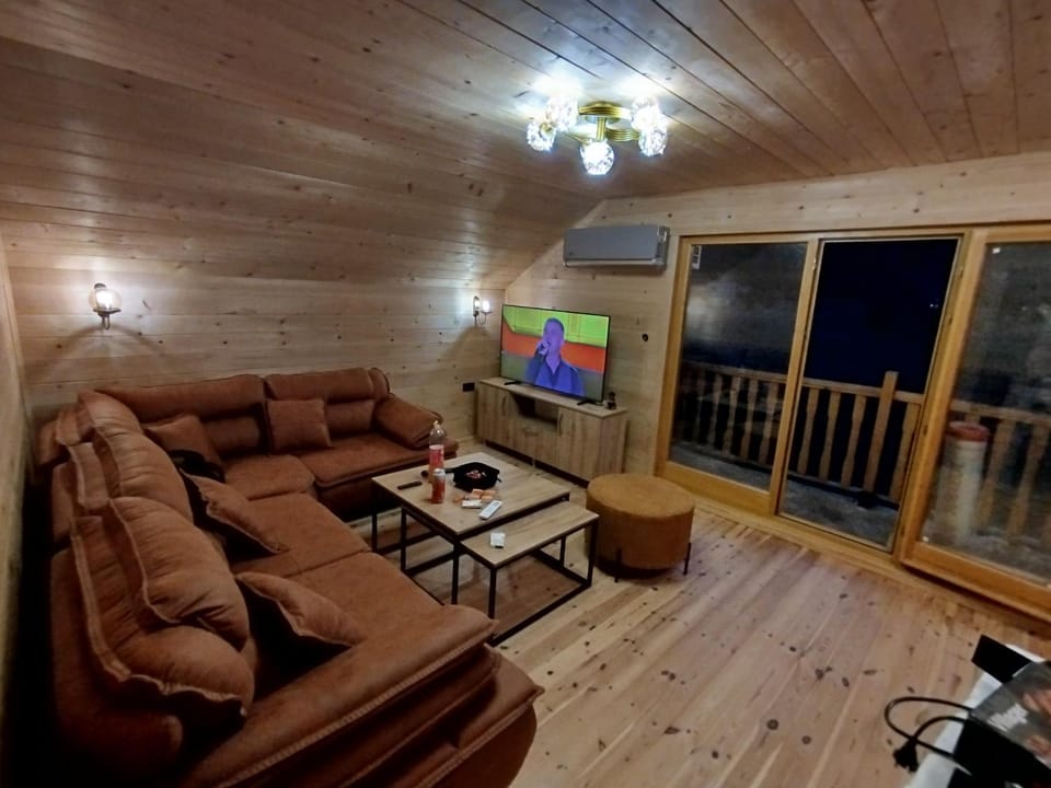 Brvnara Nikolija Nature lodge in Montenegro