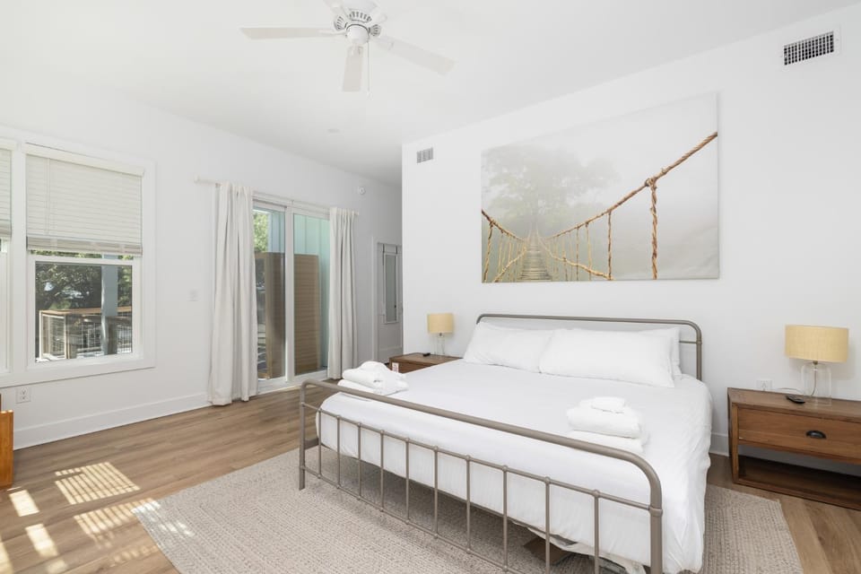 Bed, Day, Bedroom, furniture, towels