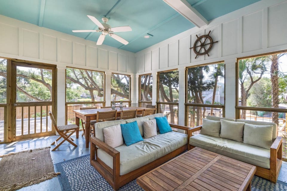 Patio, Day, Natural landscape, Garden, Balcony/Terrace, Living room, Seating area, furniture