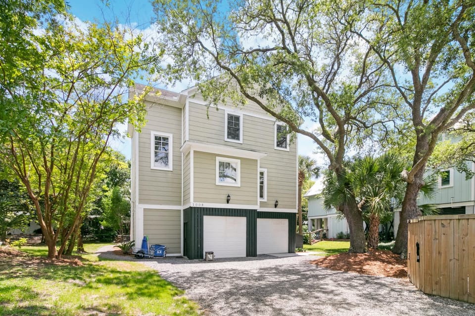 East Ashley Avenue 1008 - The Okeanos House in Folly Beach