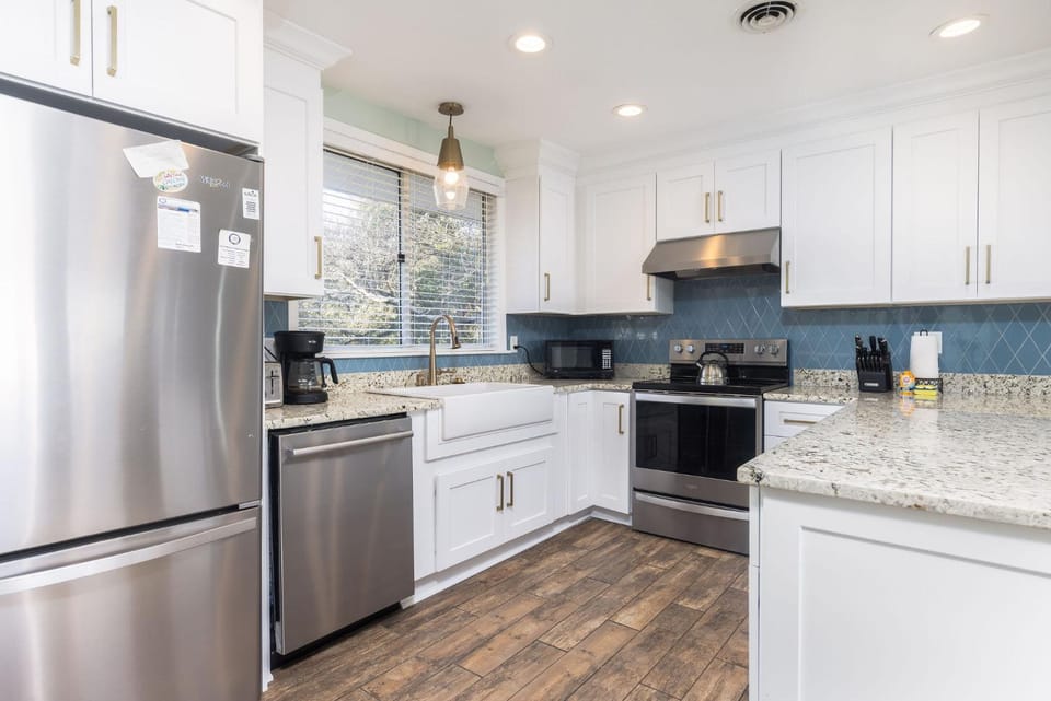 East Ashley Avenue 1305 - Ocean Oaks House in Folly Beach