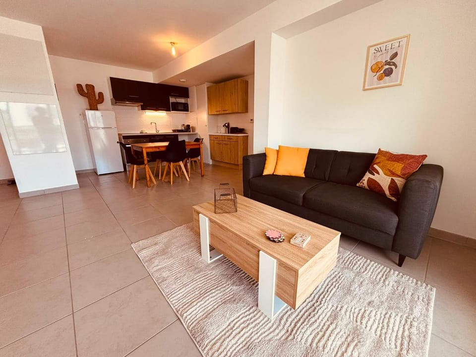 APPARTEMENT 2 chambres LA ROCHELLE Apartment in La Rochelle