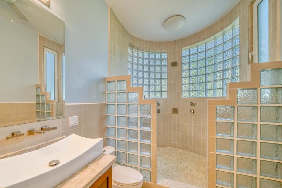 Oceanview Home in West Bay House in West Bay