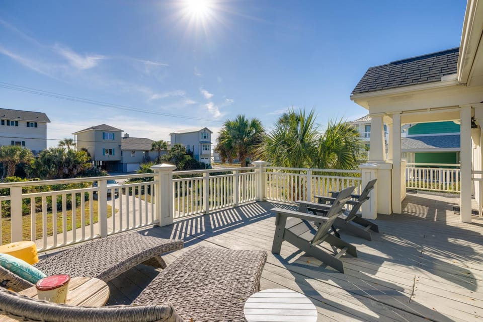 East Ashley Avenue 1410 - The Blue Pelican House in Folly Beach