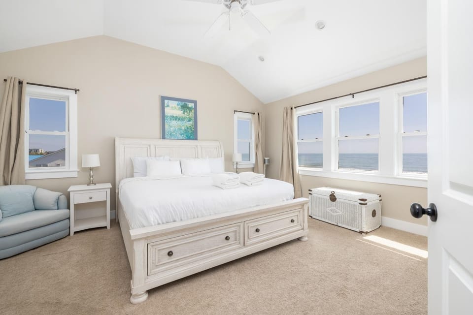 Bed, Day, Bedroom, Sea view, furniture