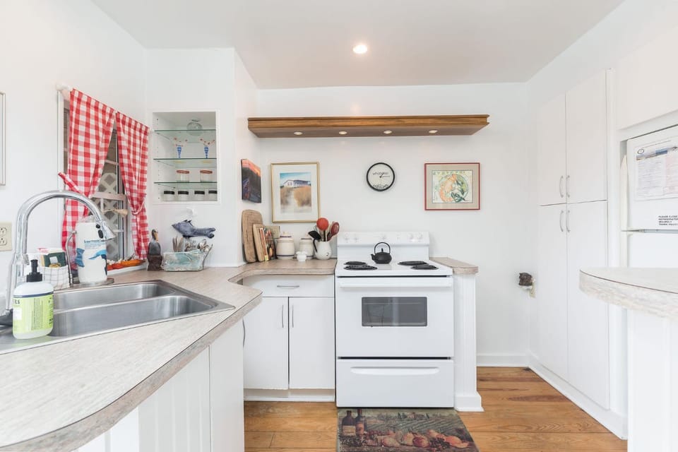 East Ashley Avenue 1595 - Pelican Alley Apartment in James Island