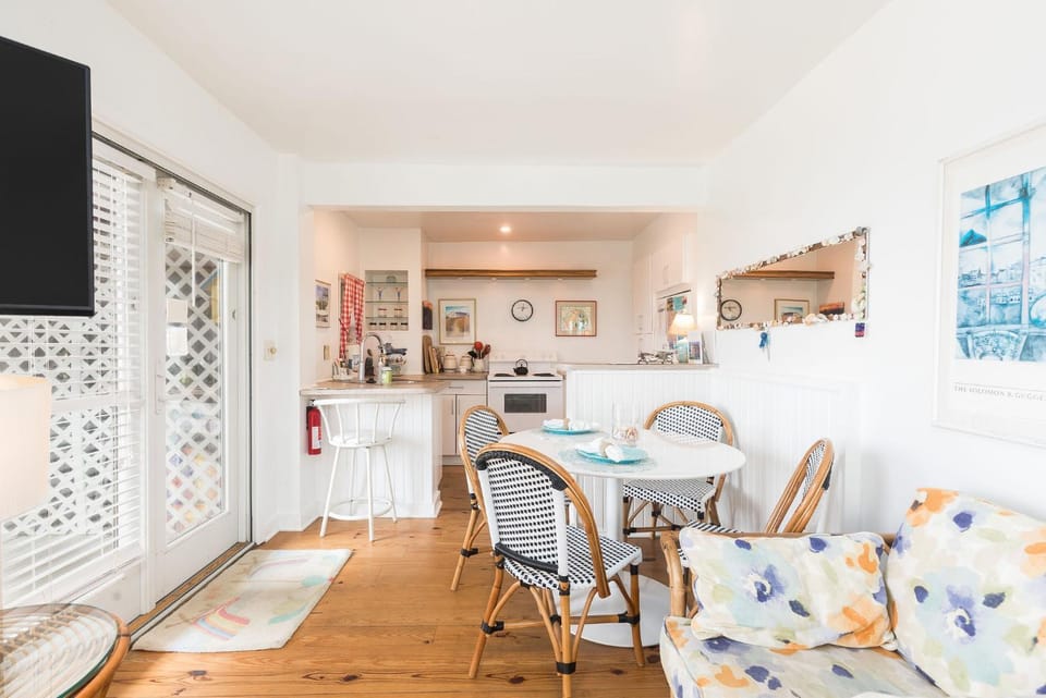 East Ashley Avenue 1595 - Pelican Alley Apartment in James Island