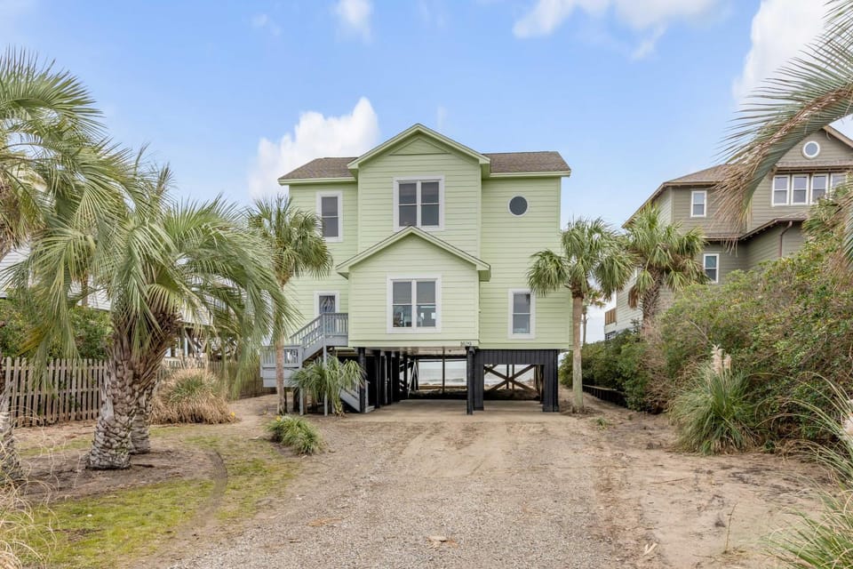 East Ashley Avenue 1629 - Sea Haven House in James Island