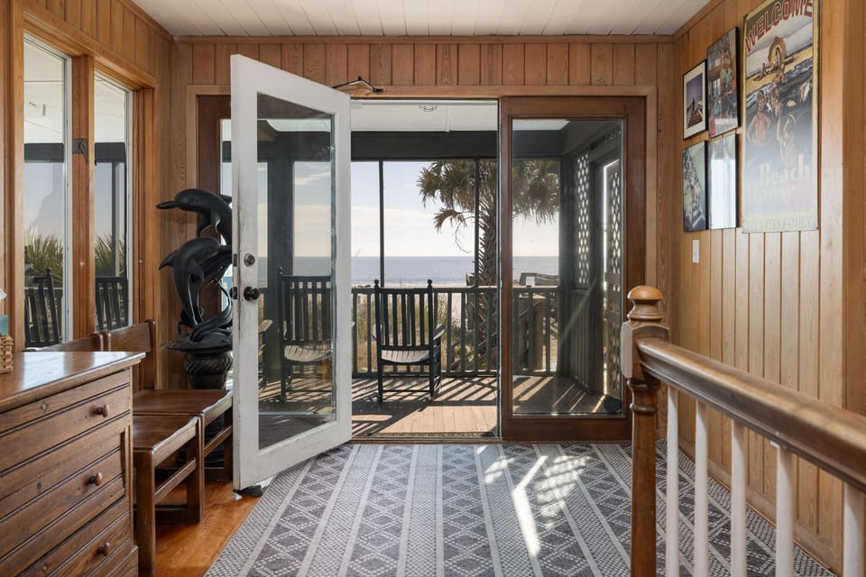 East Ashley Avenue 1639 - Connies Retreat House in James Island