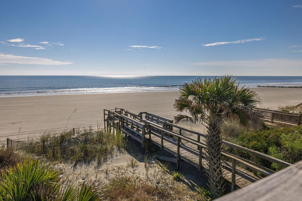 East Ashley Avenue 1639 - Connies Retreat House in James Island