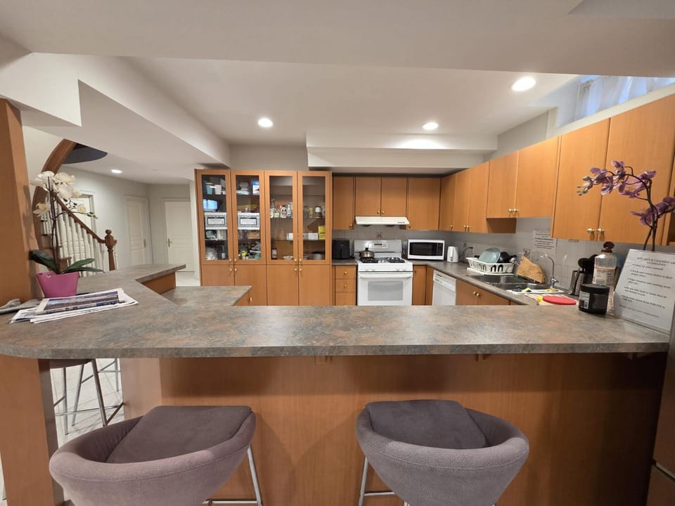 Executive Room in North York Centre Bed and Breakfast in Toronto