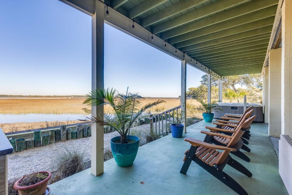 East Cooper Avenue 1406 - Hidden Gem House in Folly Beach