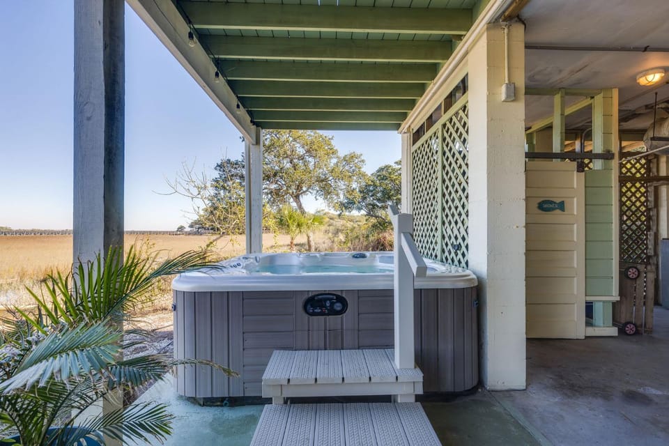 East Cooper Avenue 1406 - Hidden Gem House in Folly Beach