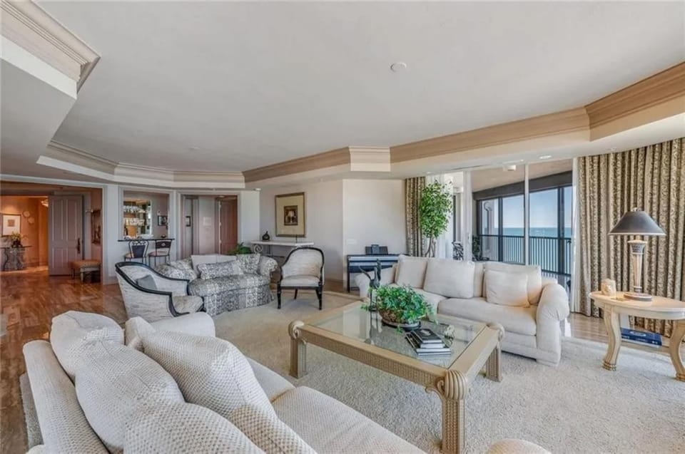 Coastal Grandeur Escape Apartment in Pelican Bay