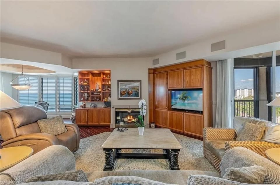 Coastal Grandeur Escape Apartment in Pelican Bay