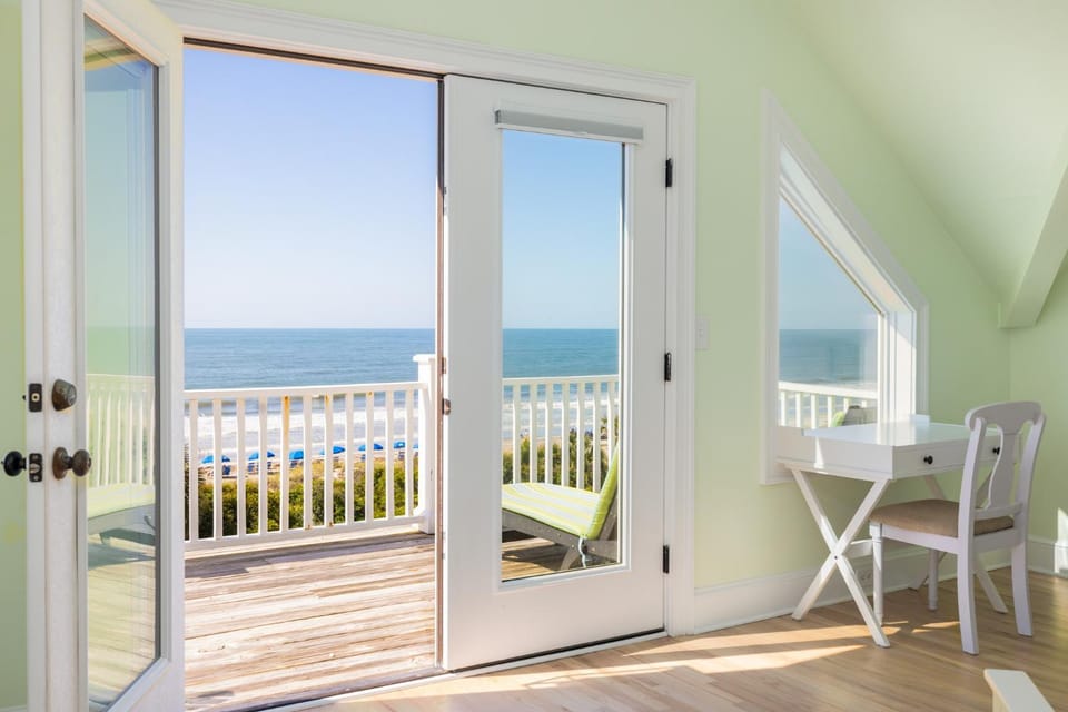 Day, Balcony/Terrace, Seating area, Beach, Sea view