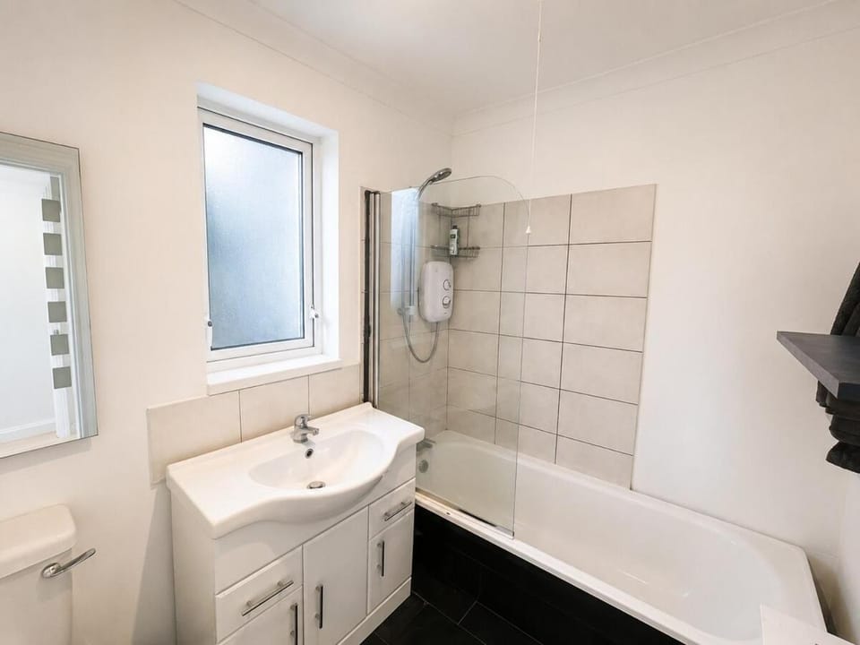 Bathroom, Bath