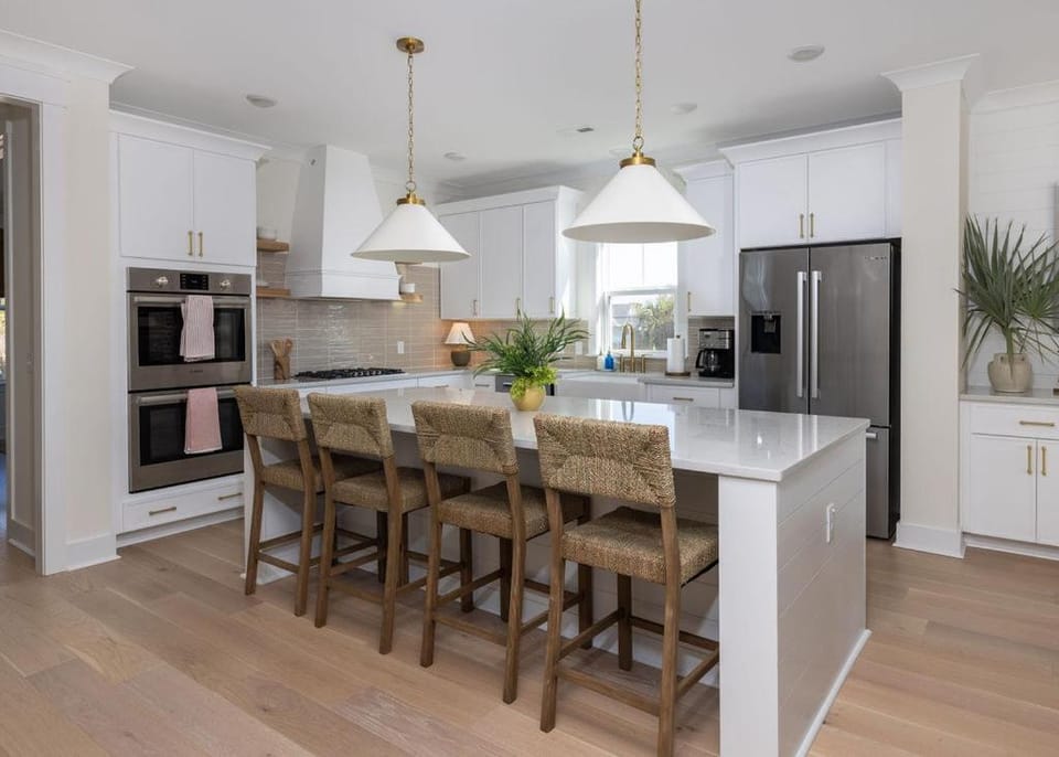 Kitchen or kitchenette, Seating area, furniture, oven, stove