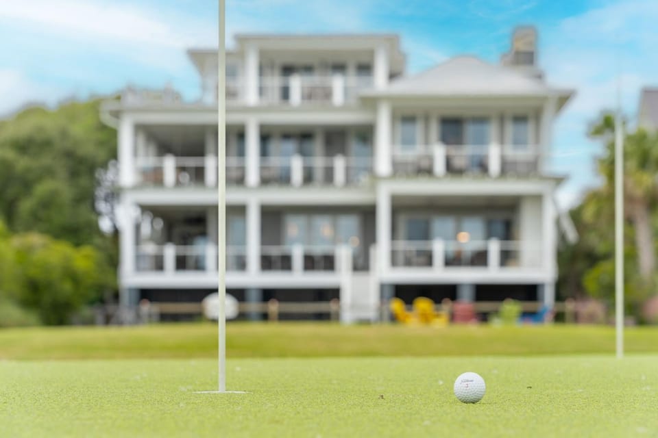 Palm Blvd 2400 - Endless Summer House in Isle of Palms